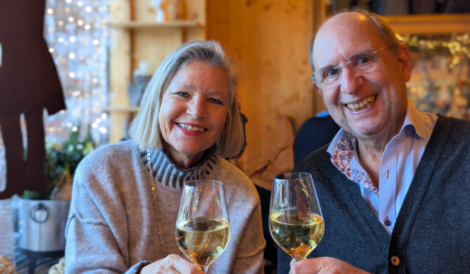 Heidi und Peter mit einem Weihnachtsgruß 2025